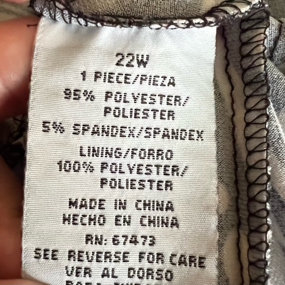 Taylor Sleeveless V Neck Twisted Waist Dress Plus Size 22W Black White - Picture 15 of 15